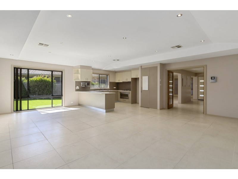 11 Wallaman Street, Harrison ACT 2914