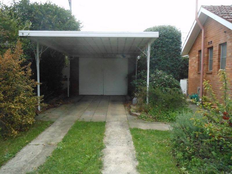 35 Newdegate Street, Deakin ACT 2600