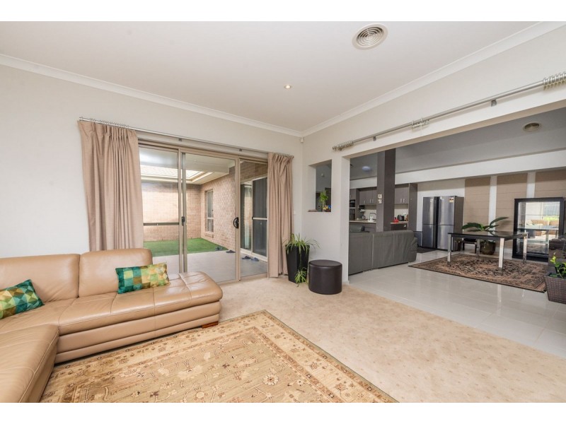 125 Christina Stead Street, Franklin ACT 2913