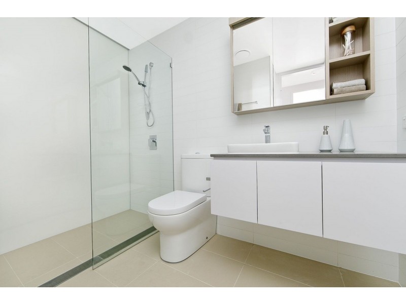 2/97 Eastern Valley Way, Belconnen ACT 2617