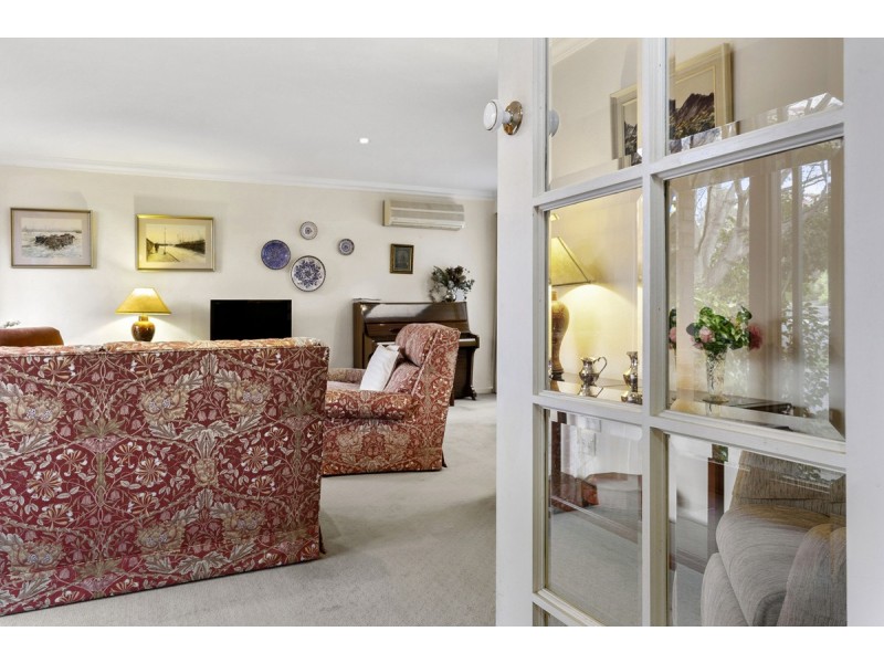 11 Deane Street, Yarralumla ACT 2600