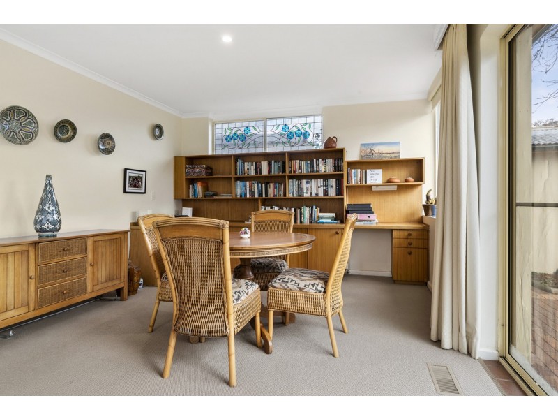 11 Deane Street, Yarralumla ACT 2600