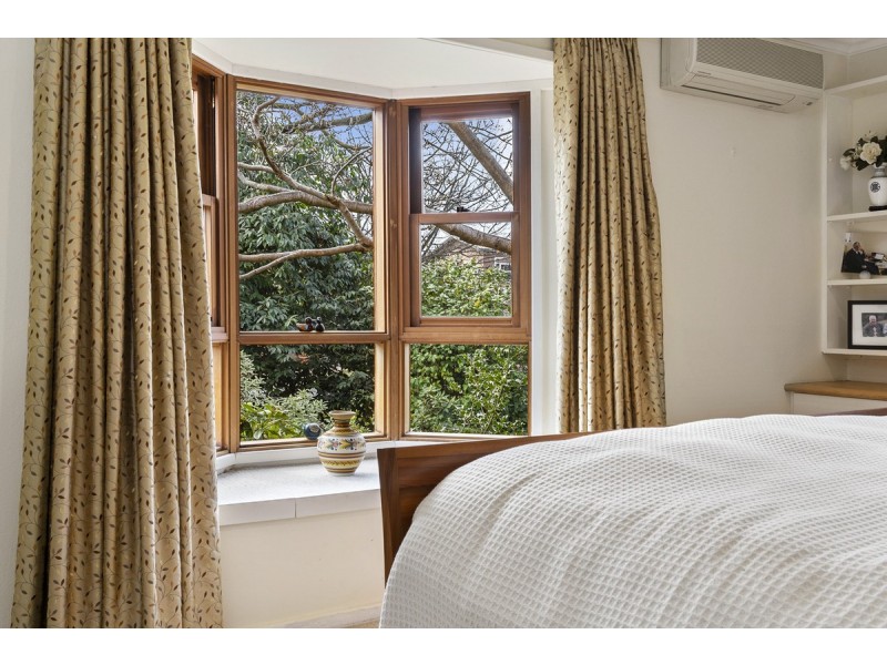 11 Deane Street, Yarralumla ACT 2600