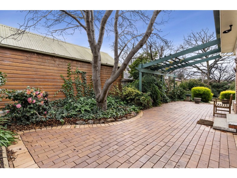 11 Deane Street, Yarralumla ACT 2600