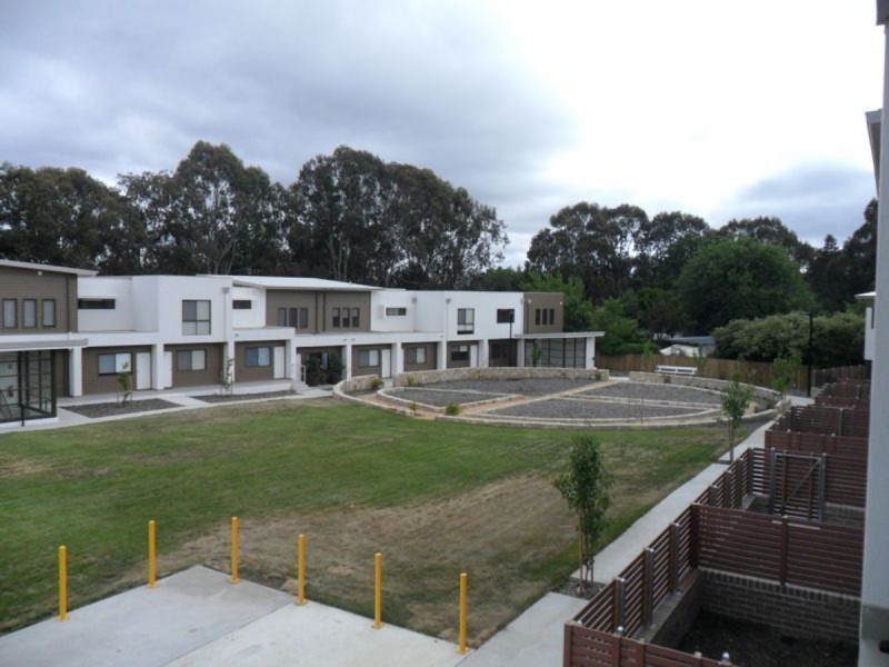 21/39 Jerrabomberra Avenue, Narrabundah ACT 2604