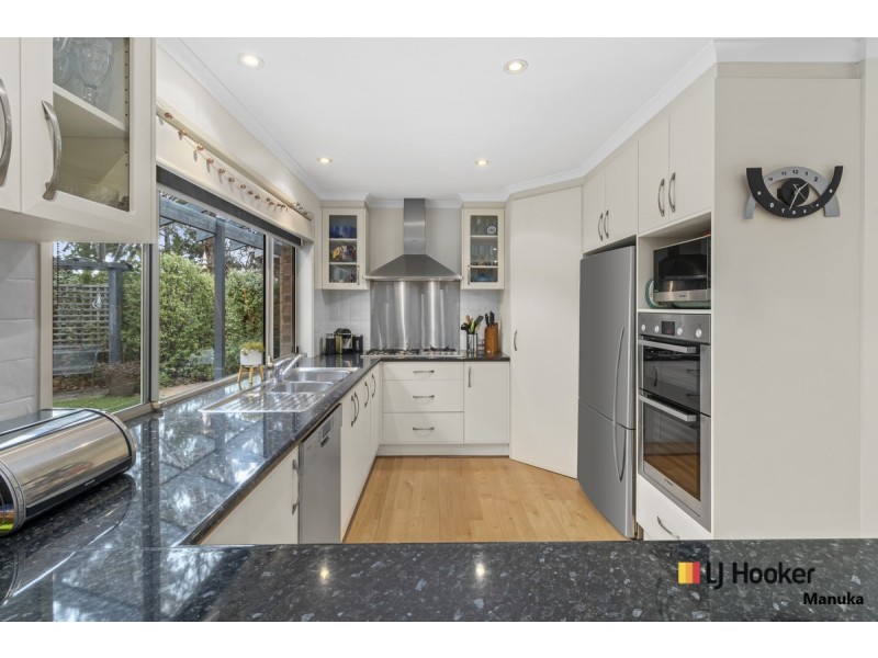 6 Kaeppel Place, Isaacs ACT 2607