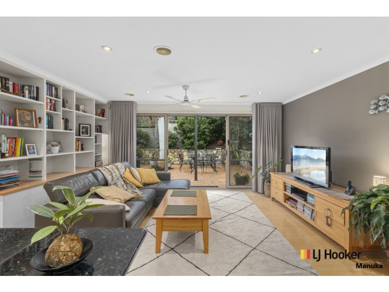 6 Kaeppel Place, Isaacs ACT 2607