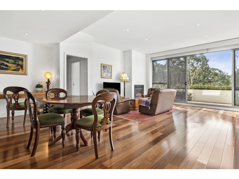 202/17 State Circle, Forrest ACT 2603