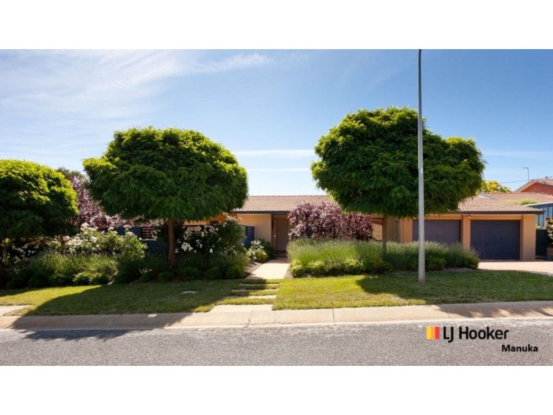 1 Brentnall Place, Fadden ACT 2904