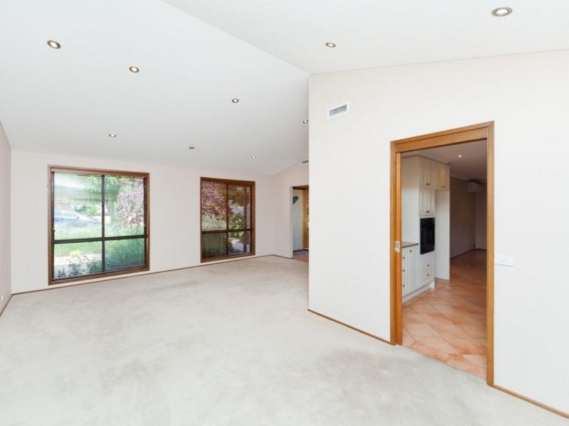 1 Brentnall Place, Fadden ACT 2904