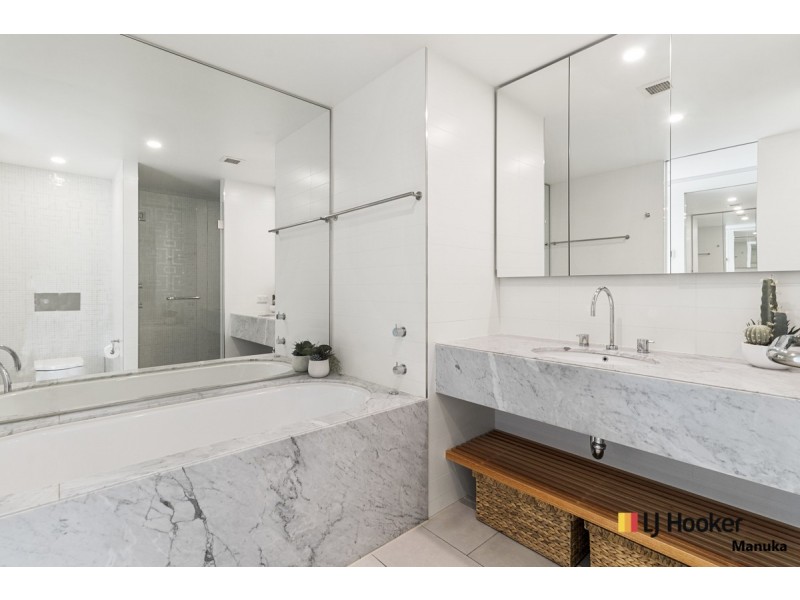 8/11 Sydney Avenue, Barton ACT 2600