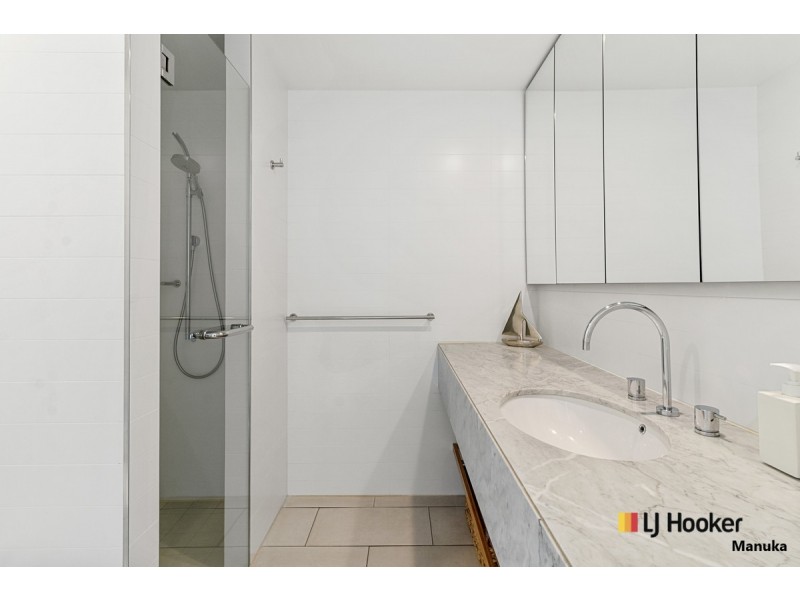 8/11 Sydney Avenue, Barton ACT 2600