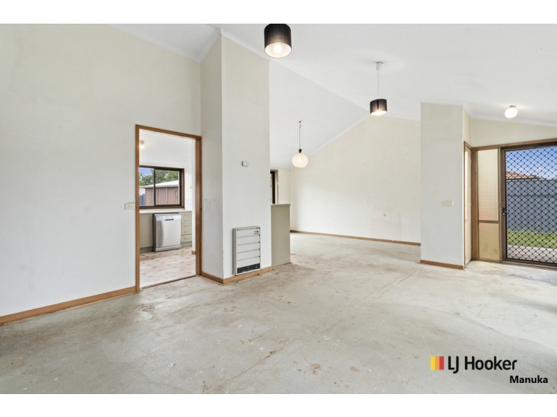 6 Rayment Place, Gowrie ACT 2904