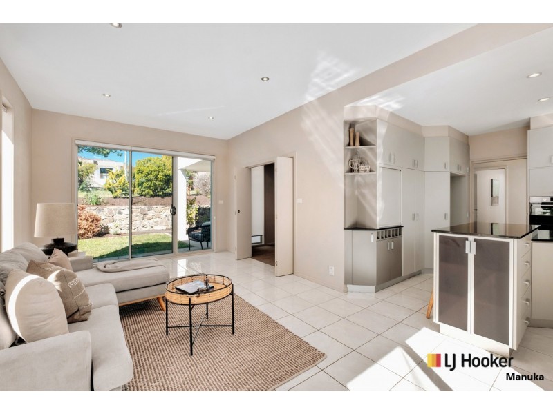 10 Fergusson Crescent, Deakin ACT 2600