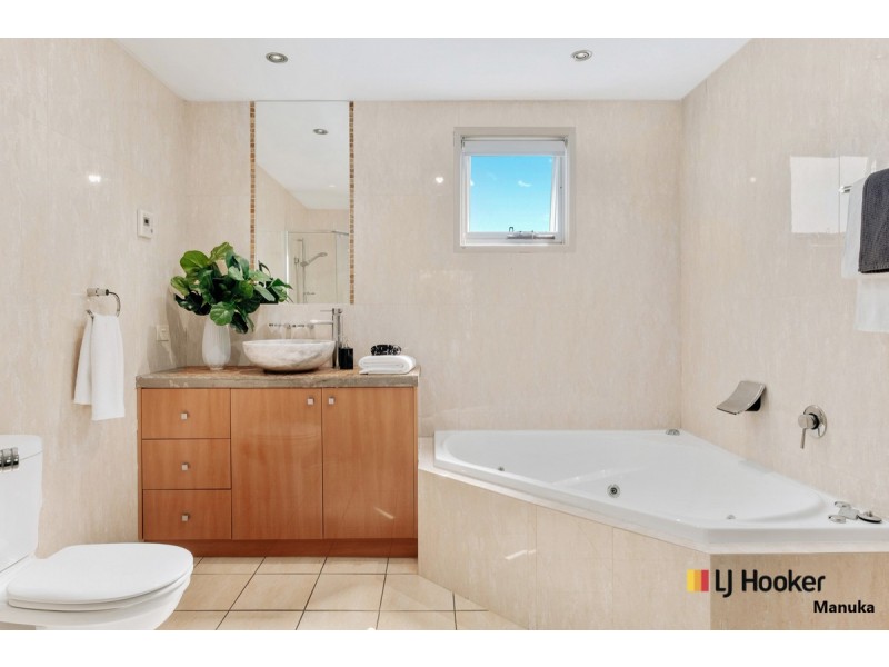 10 Fergusson Crescent, Deakin ACT 2600