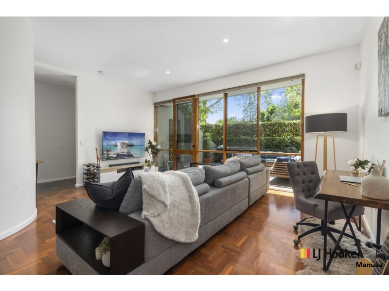 98 Arthur Circle, Forrest ACT 2603