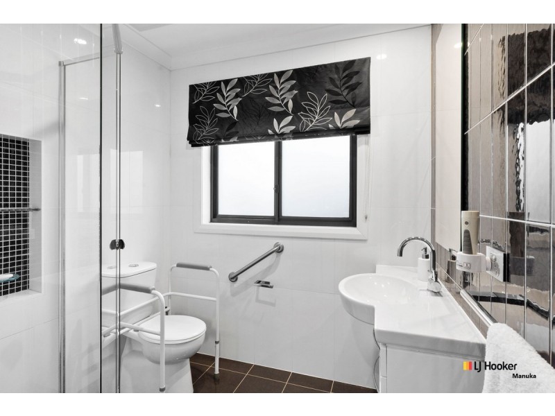 43 Macfarlane Burnet Avenue, Macgregor ACT 2615