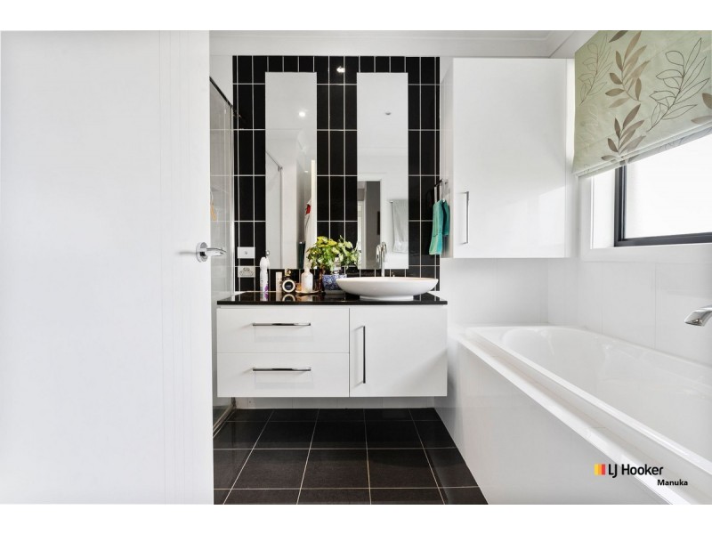 43 Macfarlane Burnet Avenue, Macgregor ACT 2615