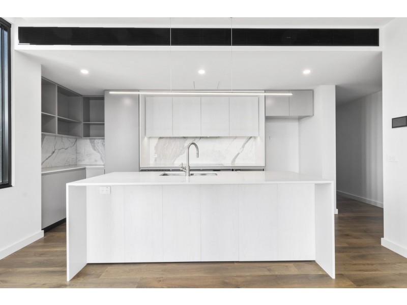 63/7 State Circle, Forrest ACT 2603
