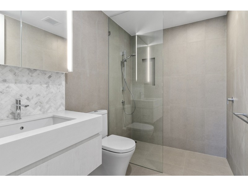 63/7 State Circle, Forrest ACT 2603