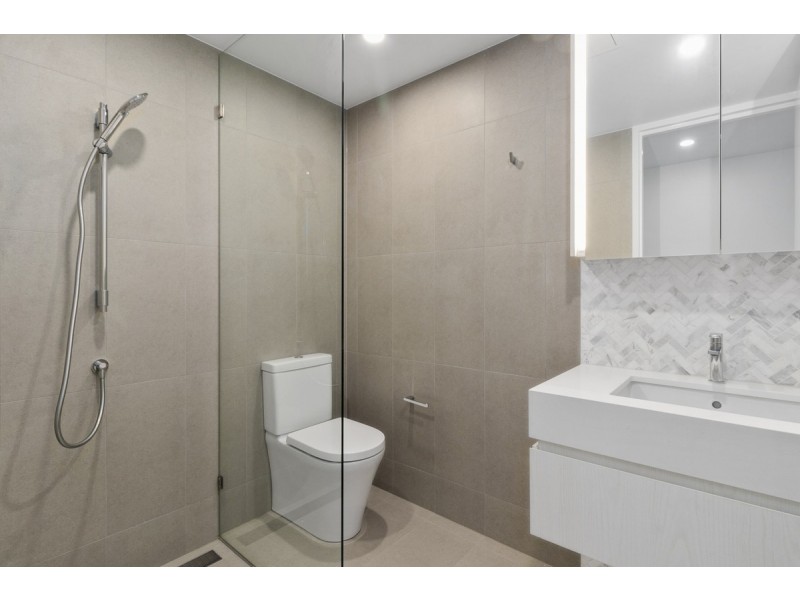 63/7 State Circle, Forrest ACT 2603