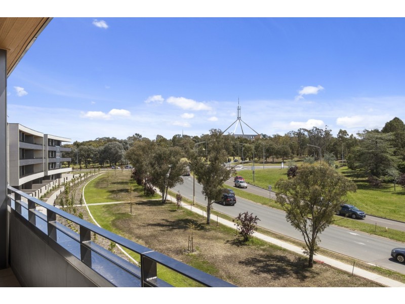 63/7 State Circle, Forrest ACT 2603