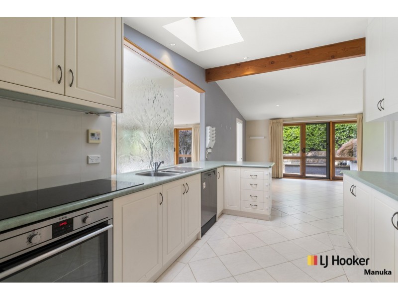 28 Tompson Street, Garran ACT 2605