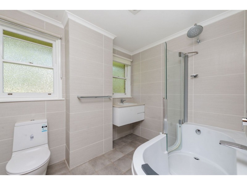 2 Carrington Street, Deakin ACT 2600