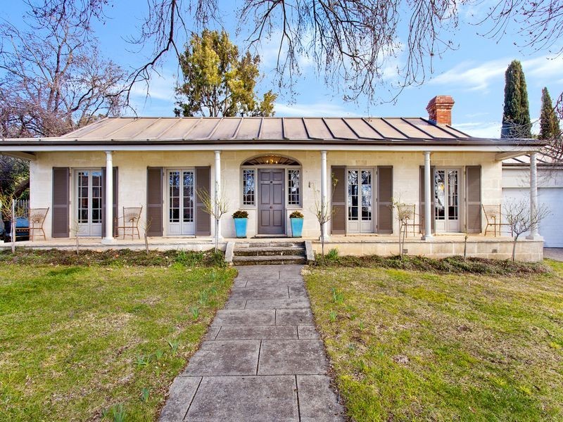 6 Blakely Row, Yarralumla ACT 2600