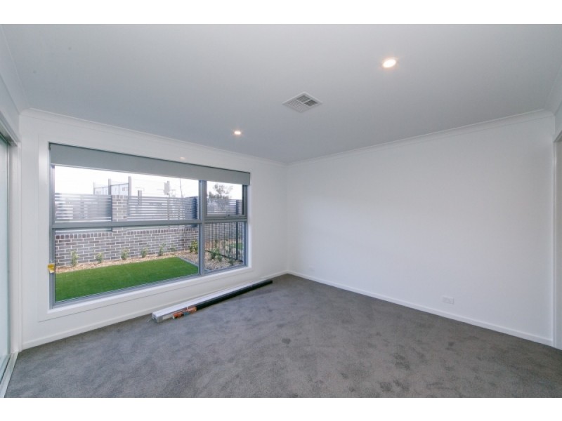 16/18 Sellbach Street, Weston ACT 2611