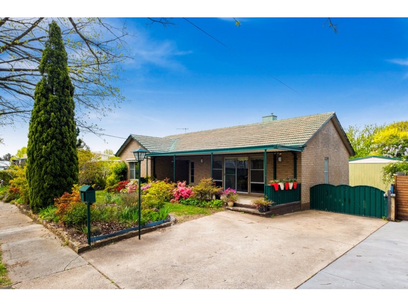 13 Mindarie Street, Narrabundah ACT 2604