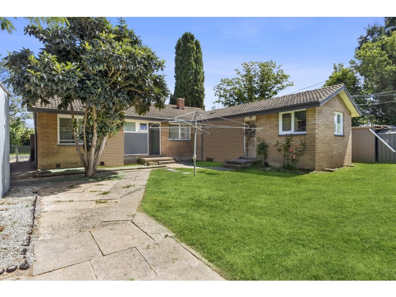 16 Fenton Street, Downer ACT 2602