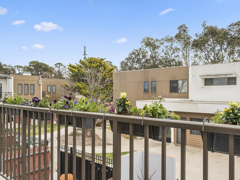 69/39 Jerrabomberra Avenue, Narrabundah ACT 2604