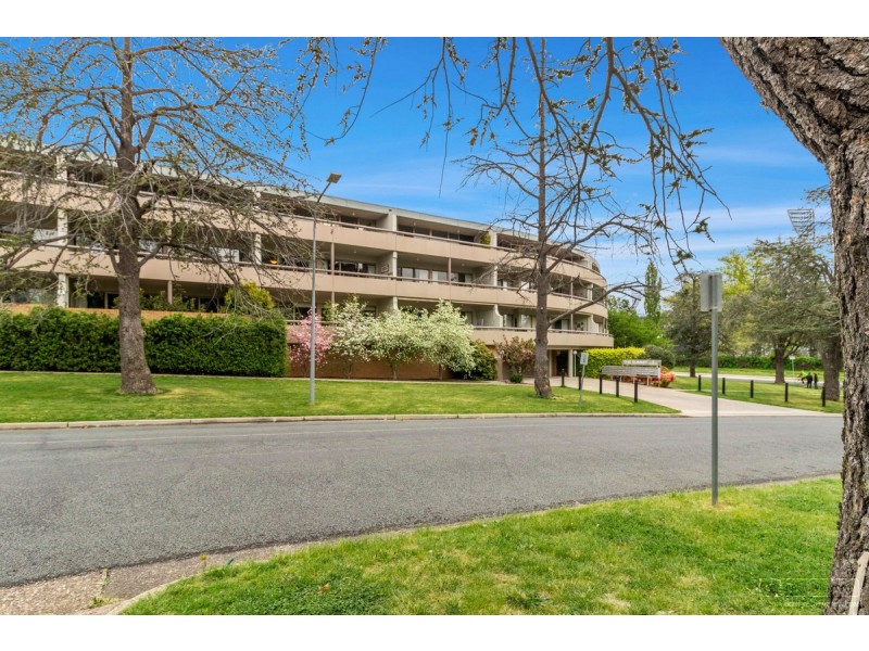 J5/2 Currie Crescent, Griffith ACT 2603