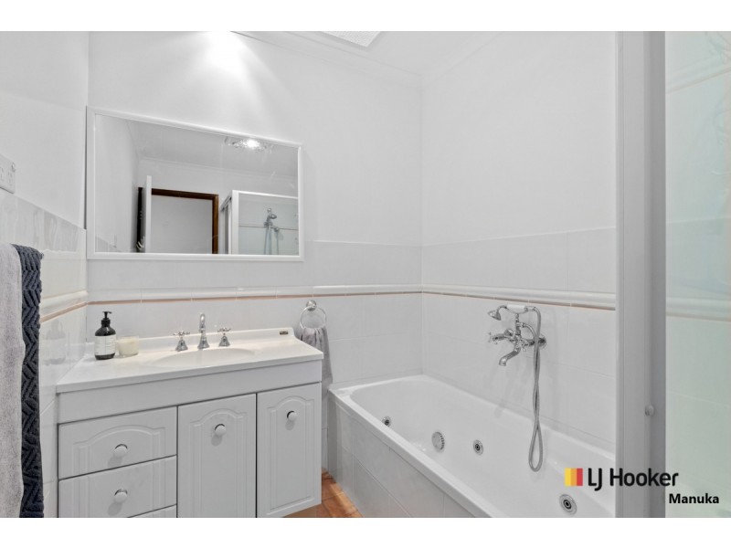 2 Kingsbury Street, Gowrie ACT 2904