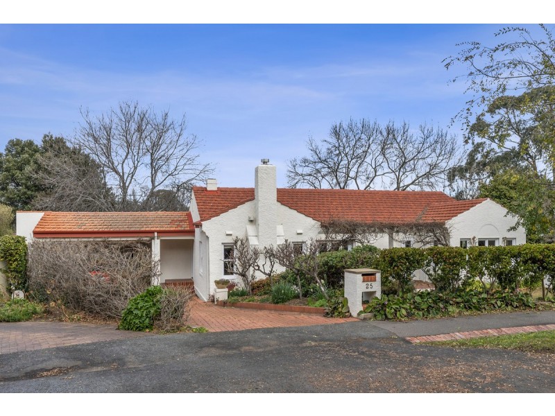 25 Bass Gardens, Griffith ACT 2603