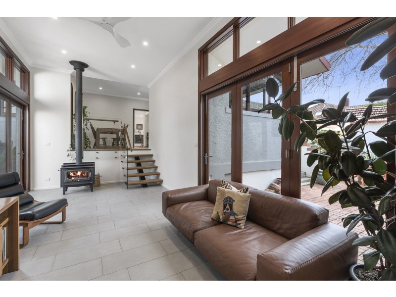 25 Bass Gardens, Griffith ACT 2603