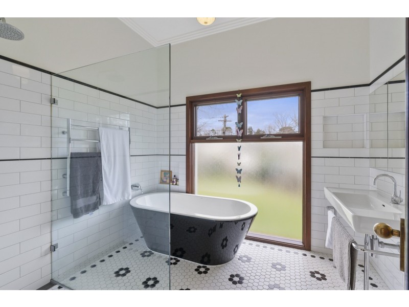25 Bass Gardens, Griffith ACT 2603