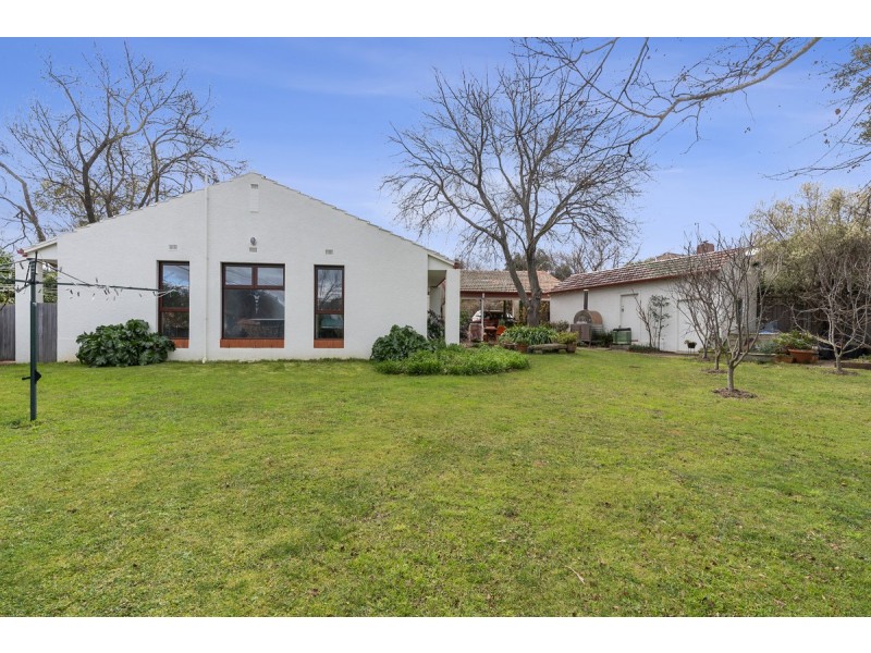25 Bass Gardens, Griffith ACT 2603