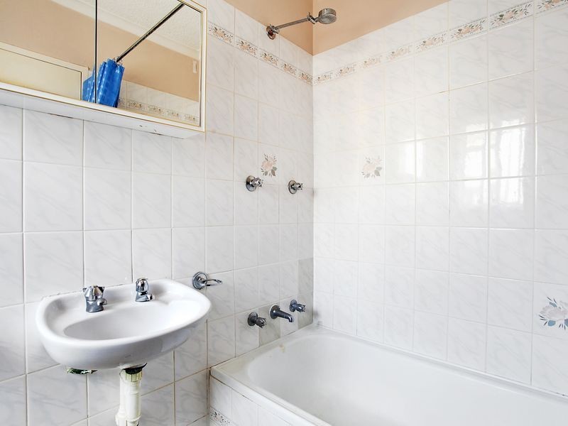 2/102 Henderson Road, Queanbeyan NSW 2620