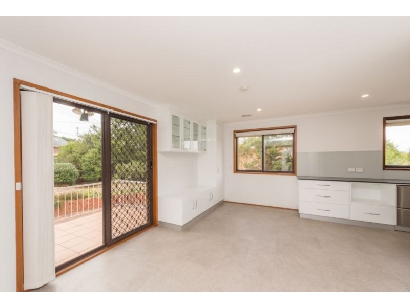 42 Ngunnawal Drive, Isaacs ACT 2607
