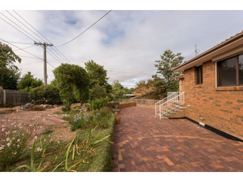 42 Ngunnawal Drive, Isaacs ACT 2607