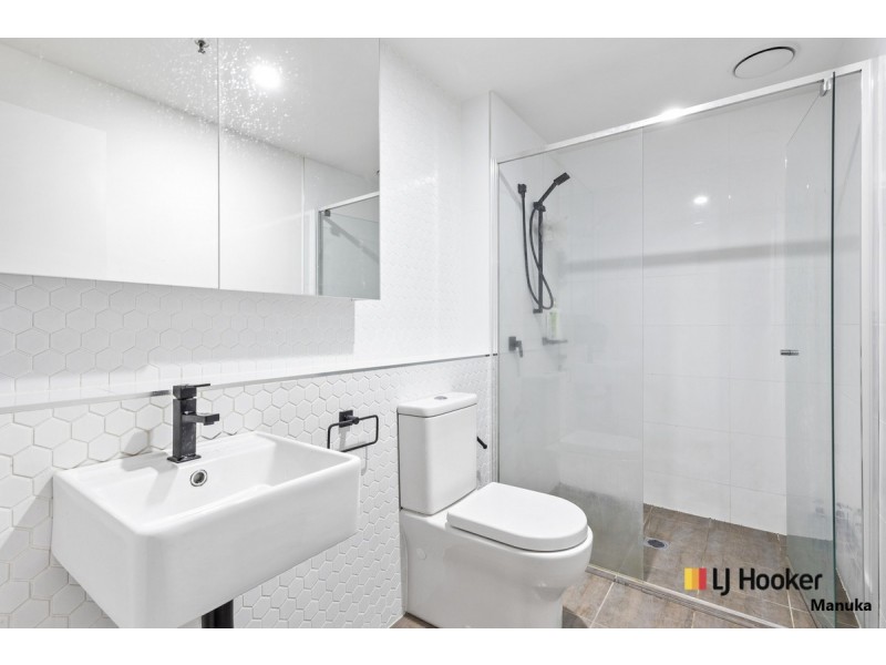 136/1 Anthony Rolfe Avenue, Gungahlin ACT 2912