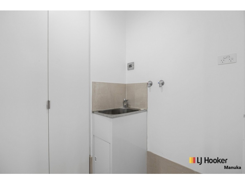 121/23 State Circle, Forrest ACT 2603