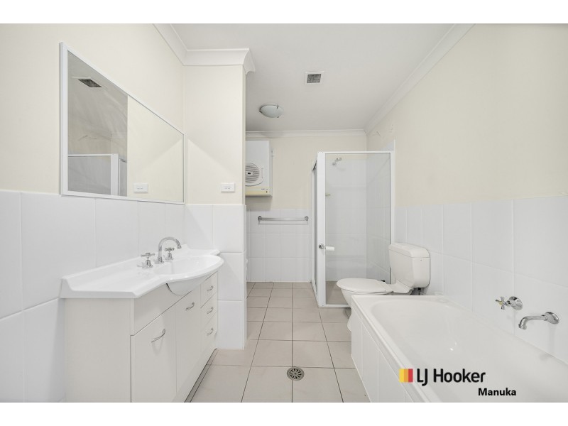 10/2 Namatjira Drive, Weston ACT 2611