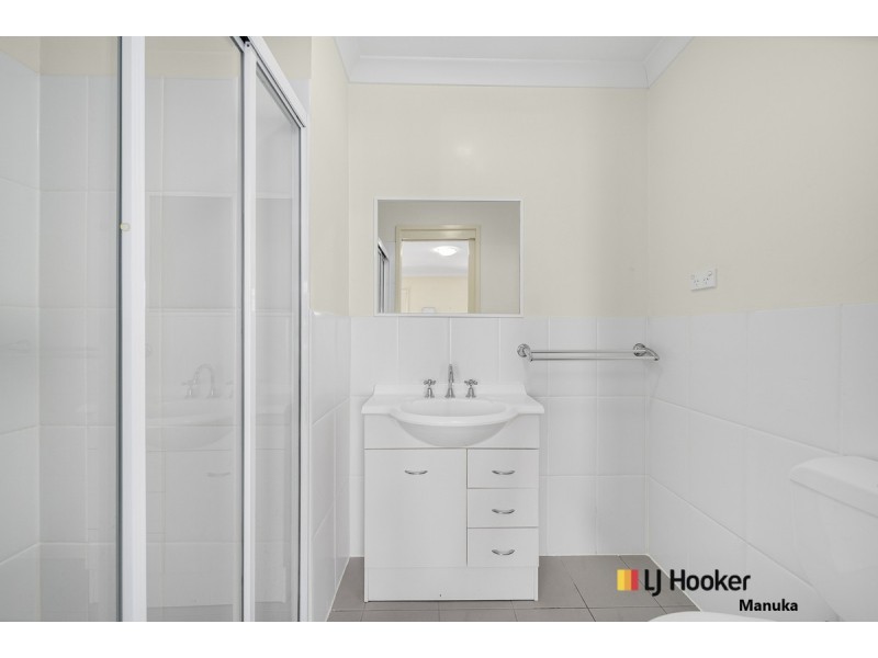 10/2 Namatjira Drive, Weston ACT 2611