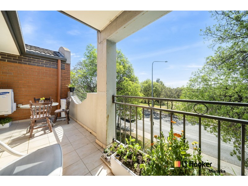 10/2 Namatjira Drive, Weston ACT 2611
