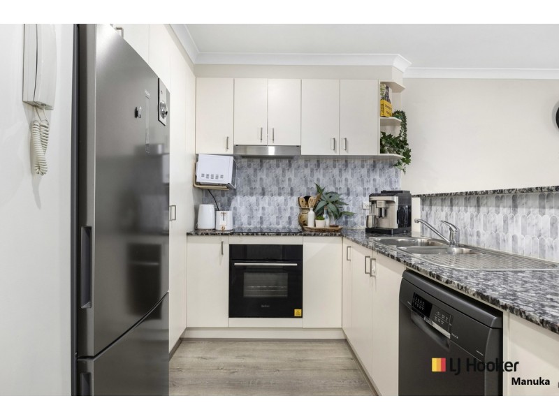 13/2 Namatjira Drive, Weston ACT 2611