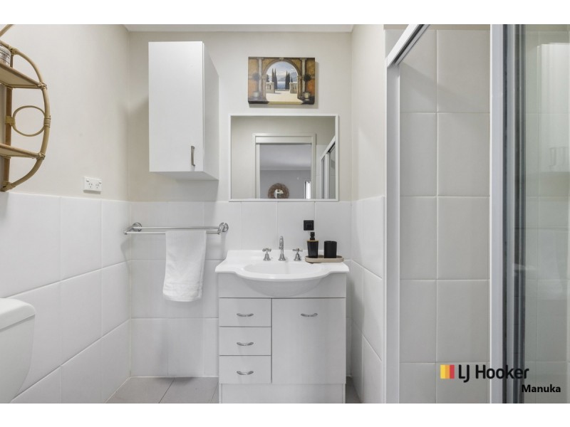 13/2 Namatjira Drive, Weston ACT 2611