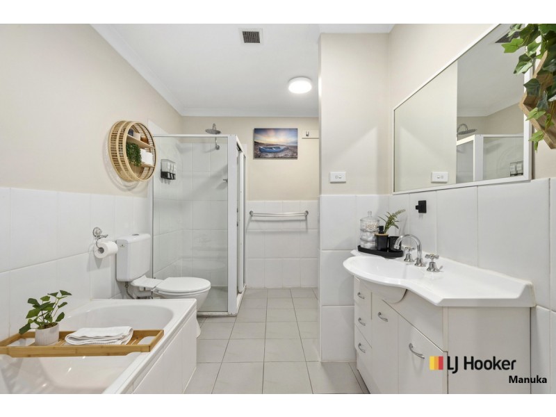 13/2 Namatjira Drive, Weston ACT 2611